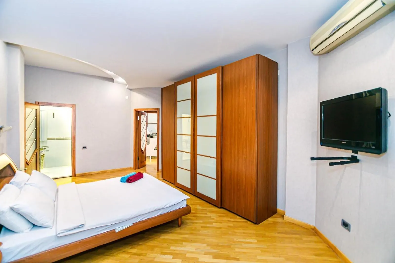 Apartment With Billiards Baku