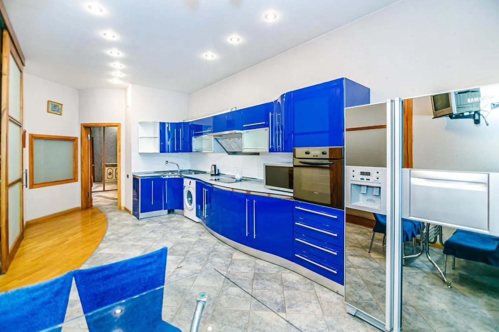 Apartment With Billiards Baku