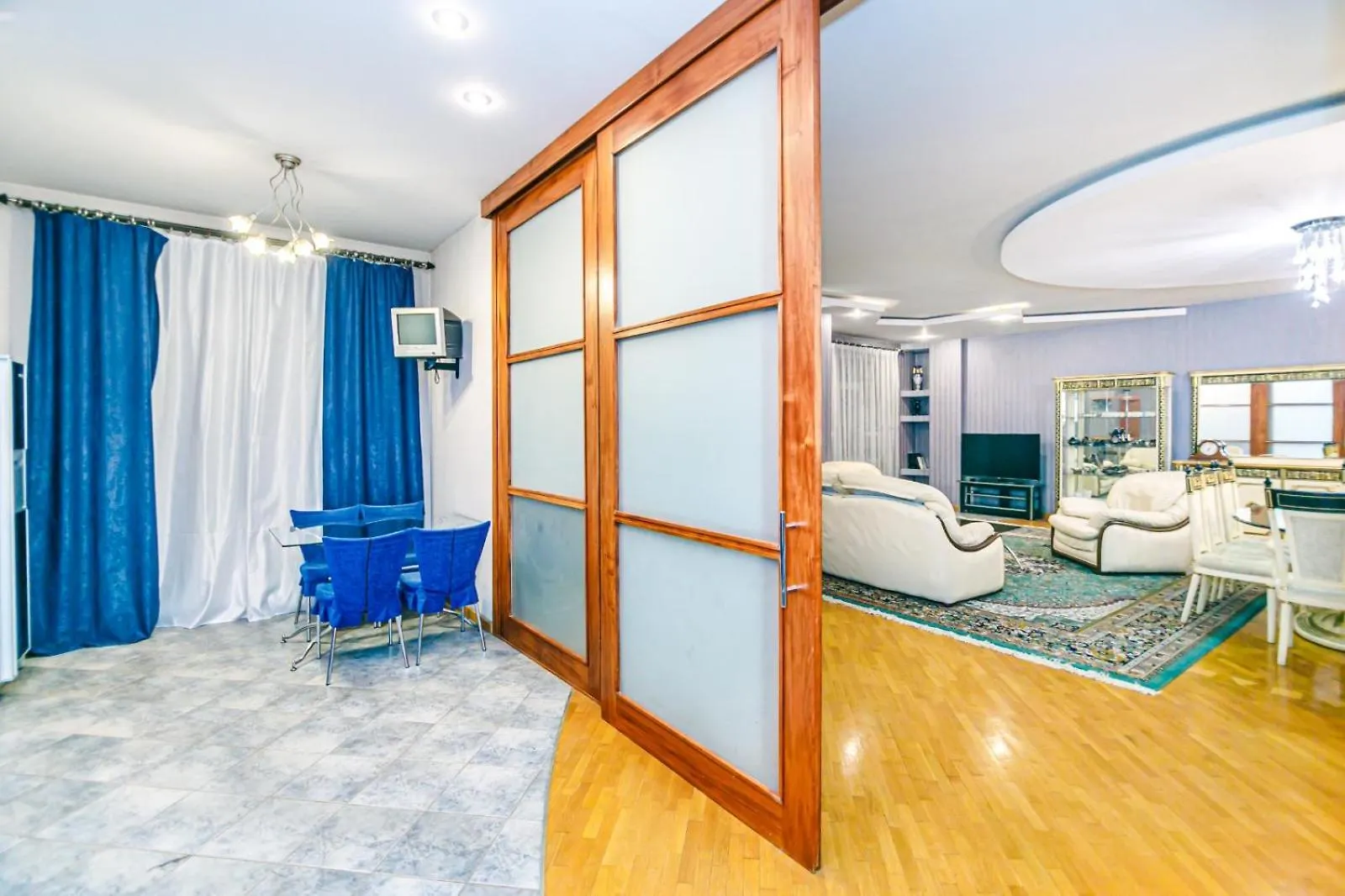 Apartment With Billiards Baku